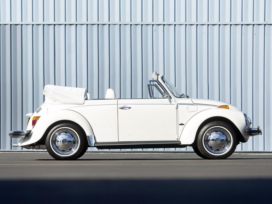  Volkswagen Super Beetle Convertible 1977 года  (фото 2 из 5)